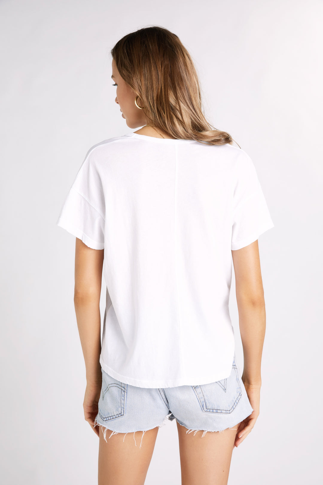 Chrissy V-hals tee i CLEAN WHITE